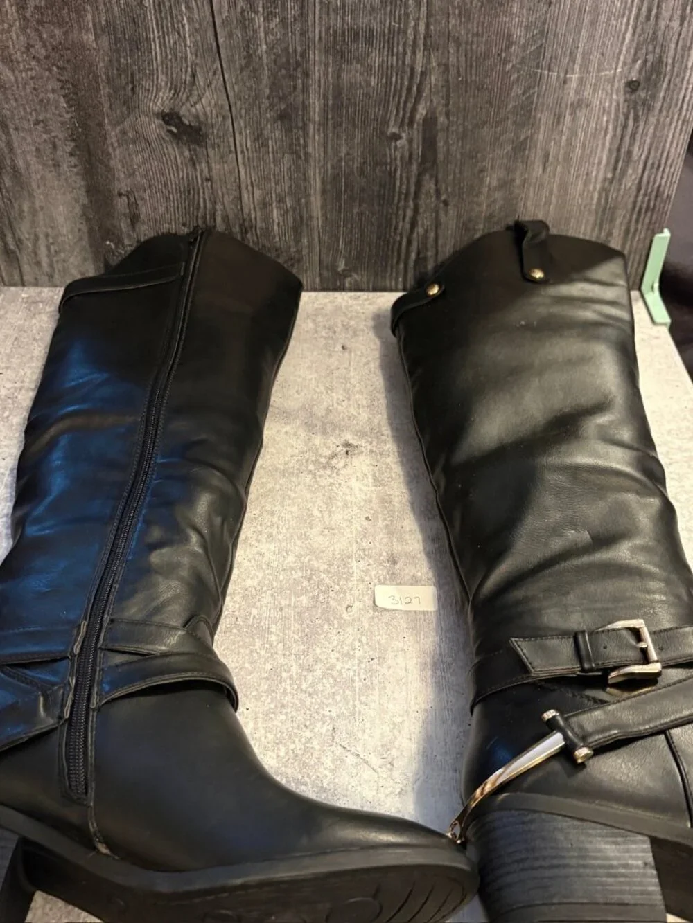 Venus brand ladies knee high riding boots with zipper size 9.5